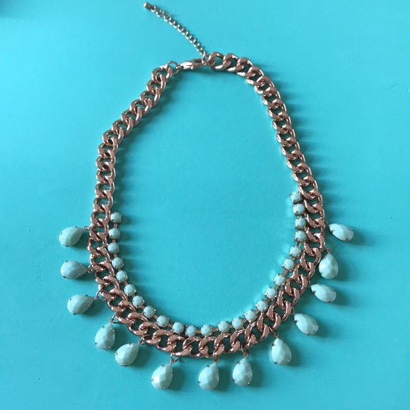 Gold and vintage green necklace - Picture 2 of 4